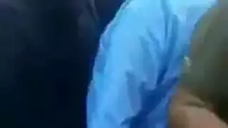 مشهد إباحي في المول: جمال محجبة يتعرض لتحرش خفي من الخلف