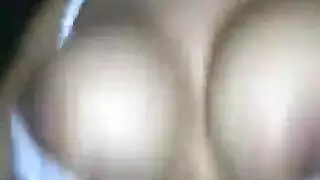 نيك شرجي قاسي وهز الأثداء: فحل ينيكها بقوة مع أنين عالي