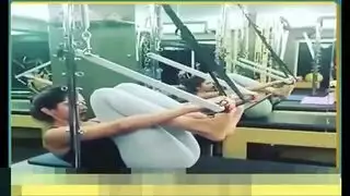إباحية تمارين المؤخرة الممتلئة: ليجنز ديبيكا ينشق لوضعية الكلب
