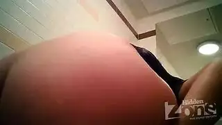 محتوى للبالغين بين ناضجة وشاب