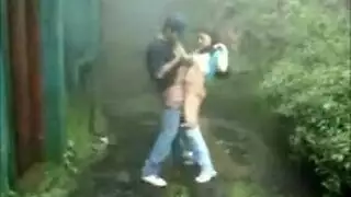 عذراء ضيقة تنكسر بقضيب سميك