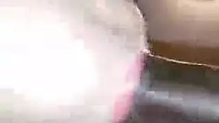 حامل تأخذ قضيب ضخم في مهبلها