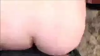 حفلة جنس قذرة في غسيل السيارات بأجساد مبللة ومالحة