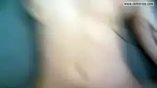 امرأة سمراء المدللة لديها الجنس المثالي