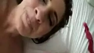 تمديد شرجها غير الملموس: إباحية شرجية صريحة حتى تحب الألم