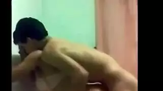 فتاة أكبر تتمدد بقضيب أسود ضخم
