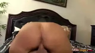 معالج يستغل شقراءه ذات الوشم في فيلم إباحي صعب