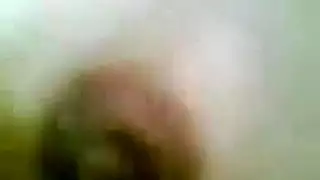تعصو على كسها