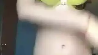 شقراء ساخنة تخلع ملابسها ليوم المباراة إكس إكس إكس