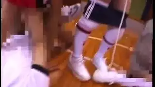 سباكين شقراء مثيرين يصبحون قذرين أثناء العمل
