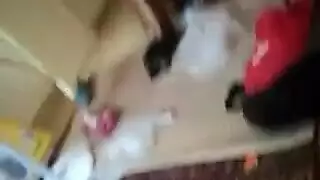 ناضجة تشتهي تأخذ قضيب شاب صلب، فرجها المبلل مشتعل