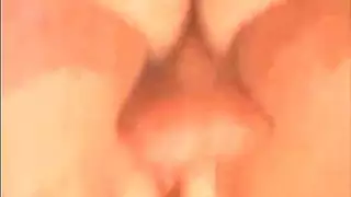 امرأة حنون بحذاء قرمزي تمارس الجنس مع غرباء
