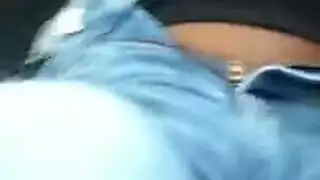 جنس في السيارة إكس إكس إكس: مراهقة تستمني وتئن