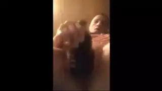 اختناق من قضيب عملاق بورن مص من هاوية