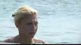 معرض إكس إكس إكس جديد: العاهرات الصغيرات يظهرن كل شيء