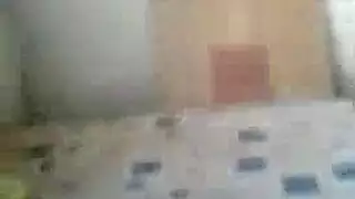 رجل سوري يسيطر على امرأة لبنانية في فيلم إباحي