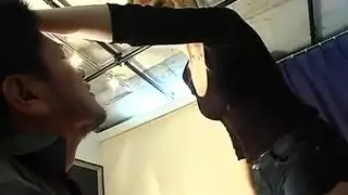 نيك متخفي: مواعدة امرأة نائمة ناضجة