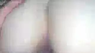 رسوم جنسية صريحة مع صرخات واقعية ودفعات