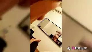 التقاط في المواصلات العامة يؤدي إلى جلسة سكس لأصلع في الفندق