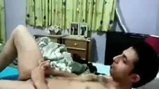 وسيم عراقي يأخذ أرملة مثيرة في جولة قاسية