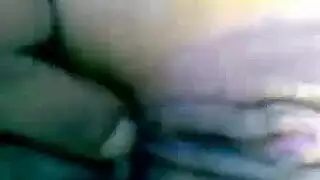 زوجين عربيين مثارين يُلتقطان في مشهد بورن خام
