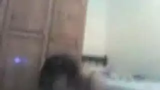 بنات عربيات مثيرات في جنس خام: مص قضيب وسحاق عنيف