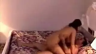 السكرتيرة تأخذ زب مديرها المصري في الفندق بعدة أوضاع