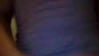 رجل أسود يملأ زوجة الأخ بالسائل المنوي أثناء غيابه