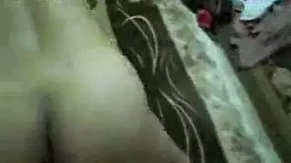 استغلال الزيارة: جنس شرجي صعب مع قريبة مترددة