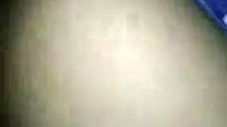 فتاة متحولة تتعرض لشرج عنيف