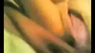 زوجة منهكة ترضي صديق زوجها بجنس عنيف وجسم حار