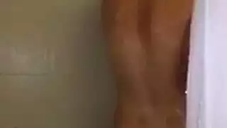 جزائرية تتناك مع صحبها يصورها ويكلم فيها