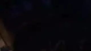 نيك على الأريكة: لمعان كس مشعر ونضوج الحزام