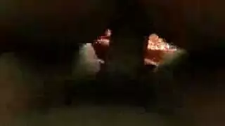عابرة تركب وتستمني في مشهد سولو إباحي