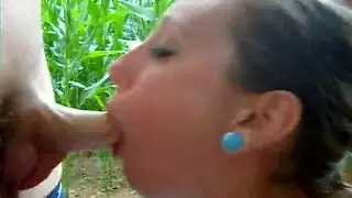 سكس صاحبها يقابله في الشارع وياخزها الي شقته