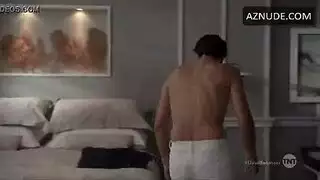 بنيلوبي تُثقب بواسطة نيكولاس كيج في حركة إكس إكس إكس عنيفة