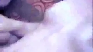 نيك شرجي ساخن: قضيبه الصلب يضرب كسها الجشع