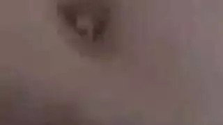 جلسة نيك عائلية مع أثداء طبيعية ضخمة