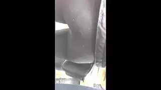 فتاة شقراء تلتقط منظر فرج مفتوح