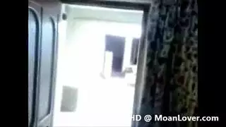 فتاة مثيرة تتعرض لضربات قاسية في فيديو إباحي