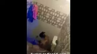 مراهقات عاهر في مشاهد جنس جماعي وقطط وجه