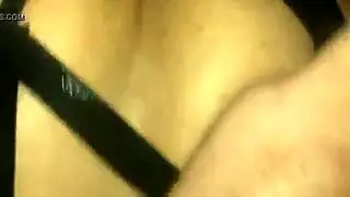 فتاة الأرنب المثيرة تمارس جنس قوي على السطح