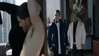 كل ما أرادته هو أن تكون حفرة للسائل المنوي في جلسة ركم جماعي خشن
