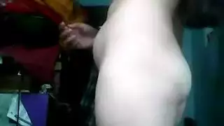 حلم مبلل بالقذف داخليًا: العاهرة الحامل تمتلئ بقضيب ضخم