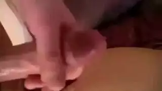 ركوب قضيب سميك حتى النهاية الانفجارية في فتحتي الزلقة