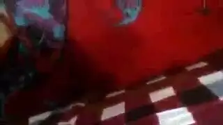 عراقية ذات بشرة بيضاء حليبية في مشهد إباحي صريح