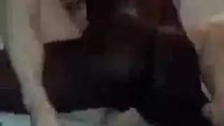 الفحل الأسود يضاجع الزوجة البيضاء بقوة