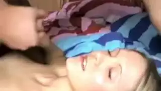 شريط جنس هاوي: ثنائي شاب يجرب كل الأوضاع