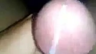 قنبلة تونسية تحصل على فم مليء بالسائل الكريمي