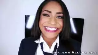 إنها تعرف كيف تتحدث بكلامٍ فاحشٍ بشكلٍ مثالي